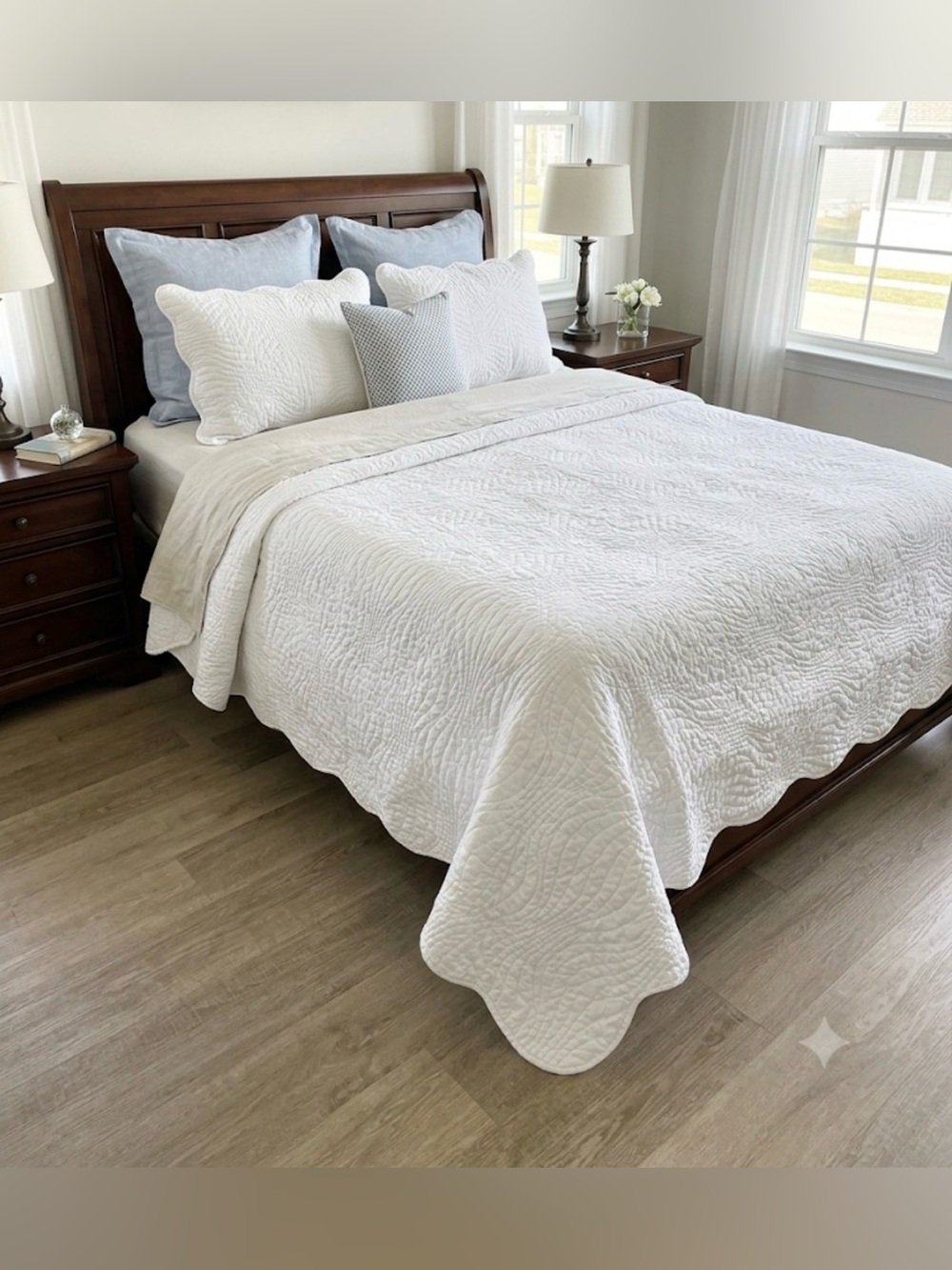 Cynthia Rowley White Scalloped Quilt Coverlet Set 3pc 90x105 King/Queen